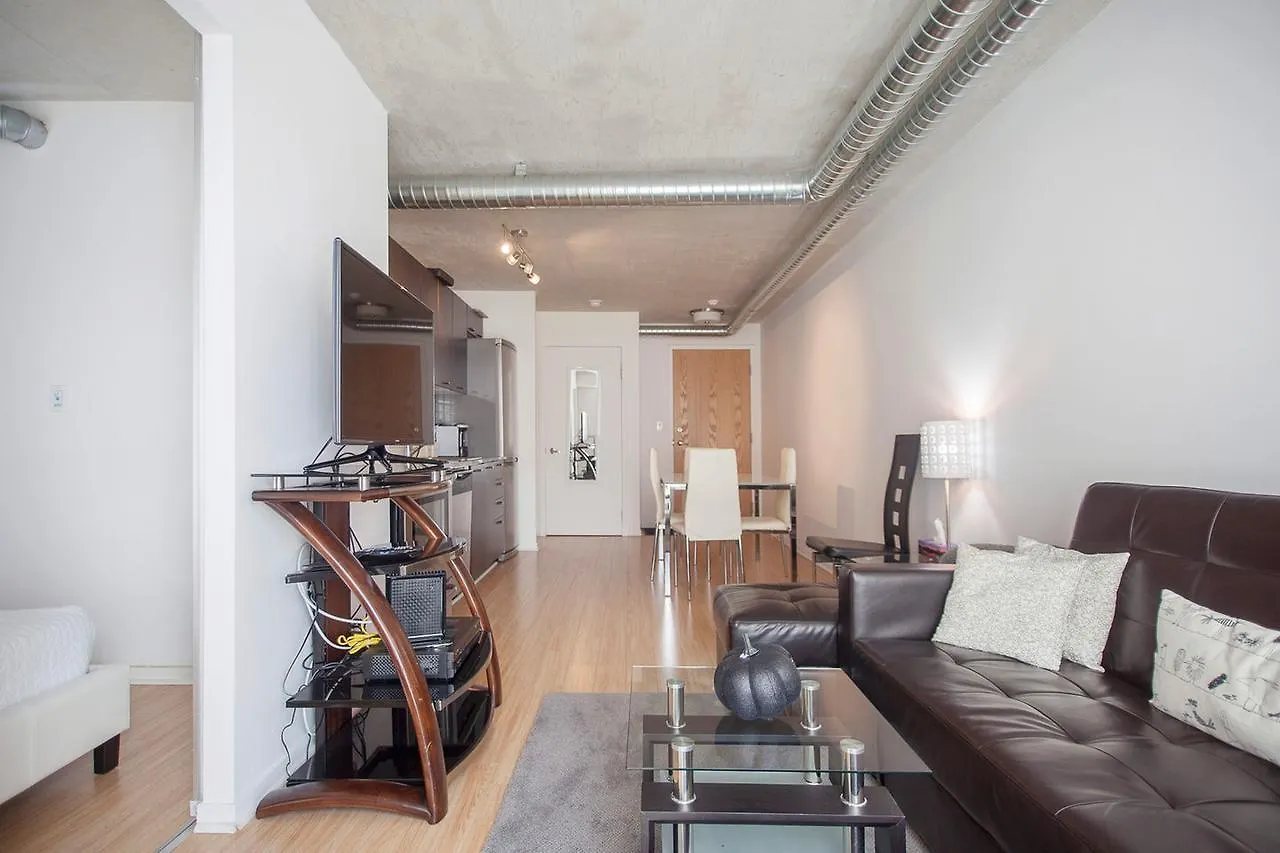 Lavish Suites - Two Bedroom Loft 0*, Toronto Canada